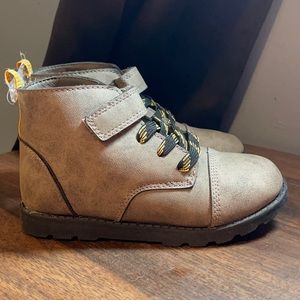 Carter’s boots